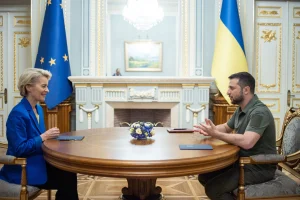 Урсула фон дер Ляєн та Володимир Зеленський на зустрічі в Києві щодо дронової угоди ЄС та України